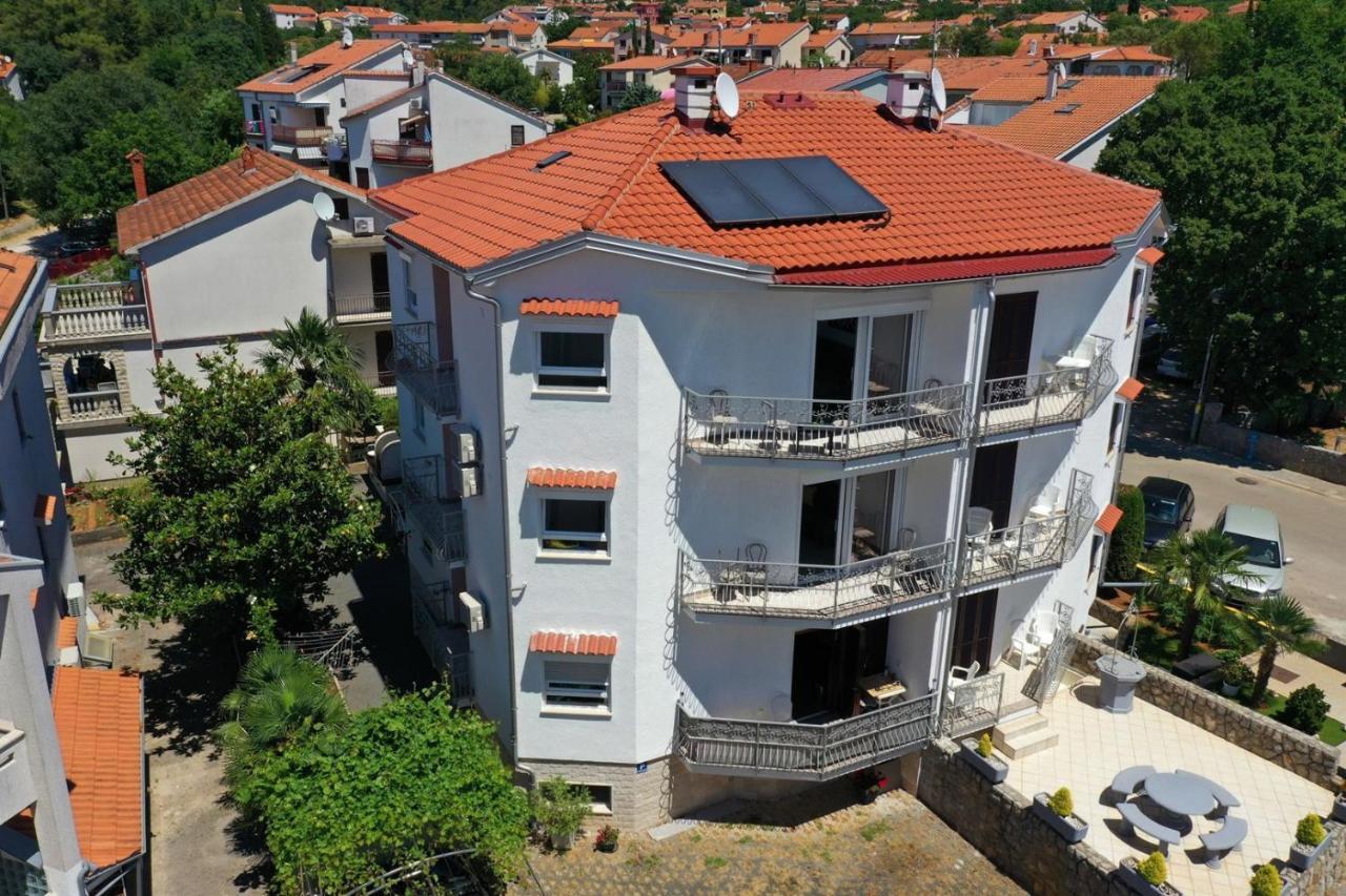 Apartments Mary Malinska Kültér fotó